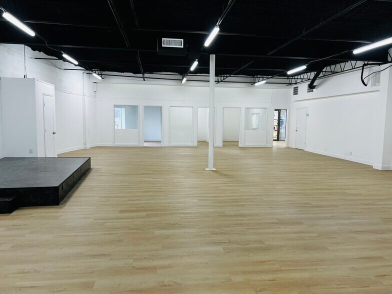 2912 N Macarthur Blvd, Irving, TX à louer - Photo du bâtiment - Image 3 de 12