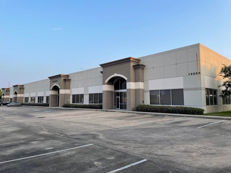 12560 Reed Rd, Sugar Land, TX for lease - Primary Photo - Image 1 of 14