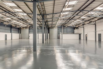 Lenton Dr, Leeds for lease Interior Photo- Image 2 of 7