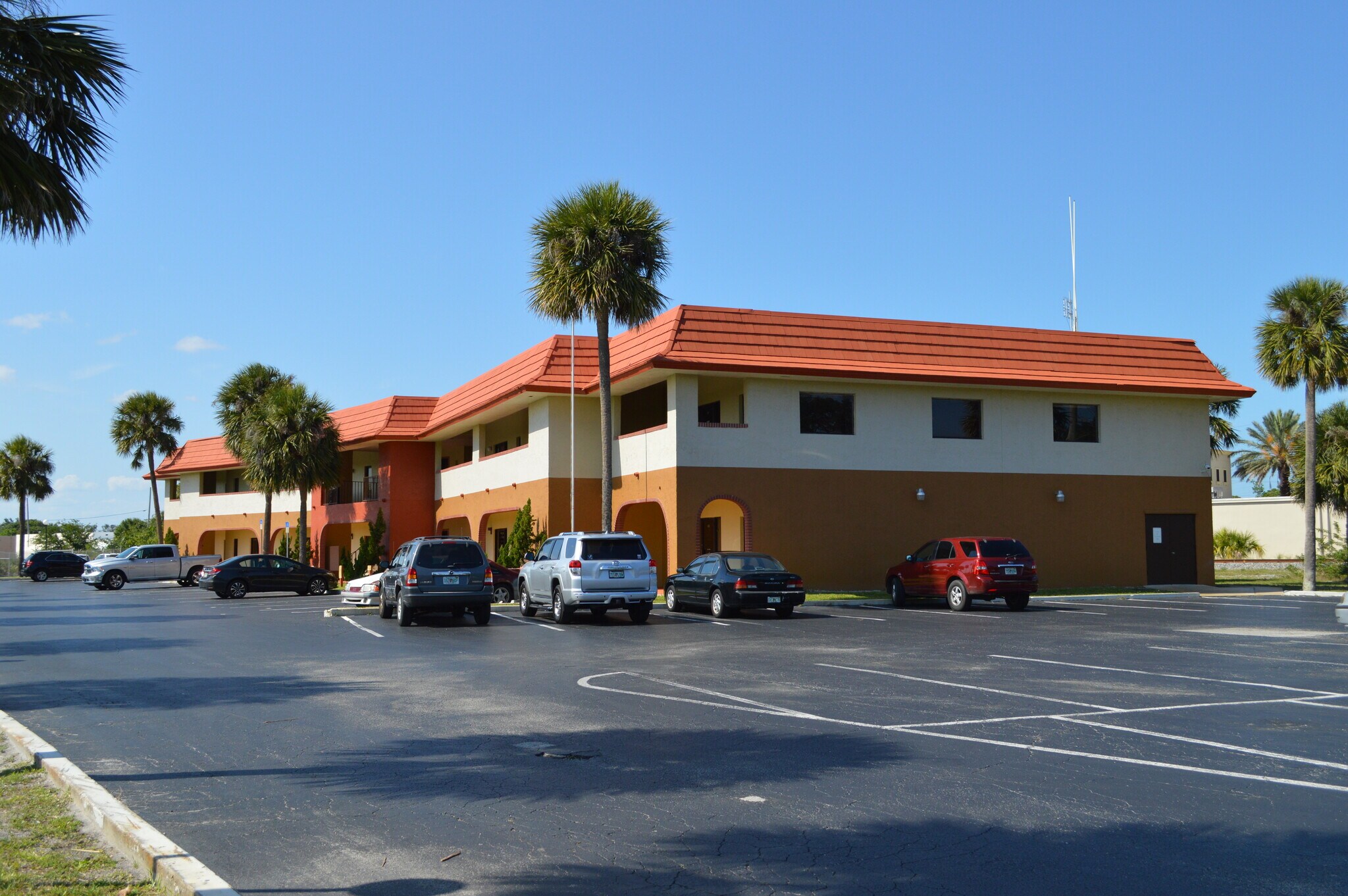551 S Apollo Blvd, Melbourne, FL à louer Photo principale- Image 1 de 14