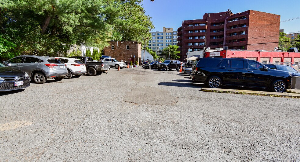 4430 Connecticut Ave NW, Washington, DC à vendre - Photo du bâtiment - Image 2 de 2