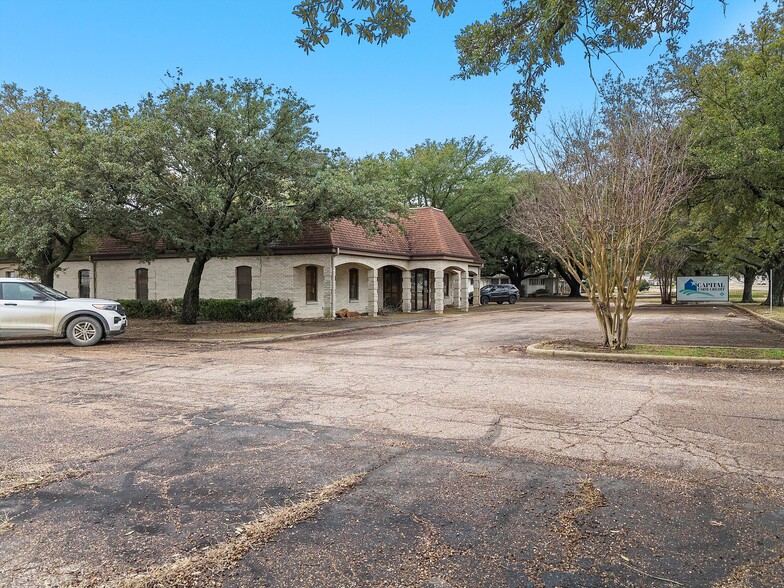 7000 US Hwy 84, Waco, TX à louer - Photo du bâtiment - Image 2 de 4