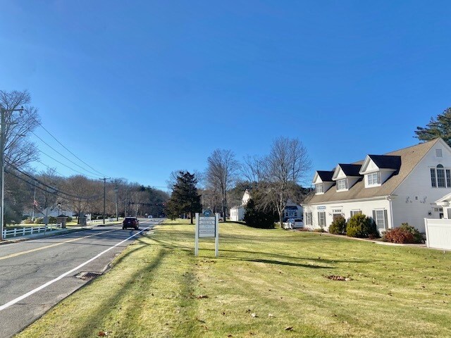 296 Country Club Rd, Avon, CT à louer - Photo du bâtiment - Image 3 de 9