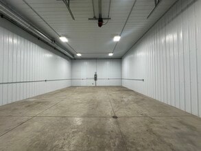 3249-3257 Moencks Ct, Bettendorf, IA for lease Interior Photo- Image 2 of 7