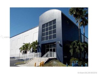 Plus de détails pour 7620 NW 25th St, Miami, FL - Industriel à louer