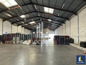 Flex in Marseille for lease Interior Photo- Image 2 of 4