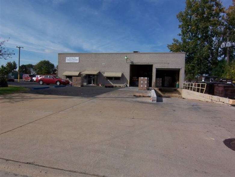 4210-4212 13th St, Wyandotte, MI à vendre - Photo du bâtiment - Image 2 de 3