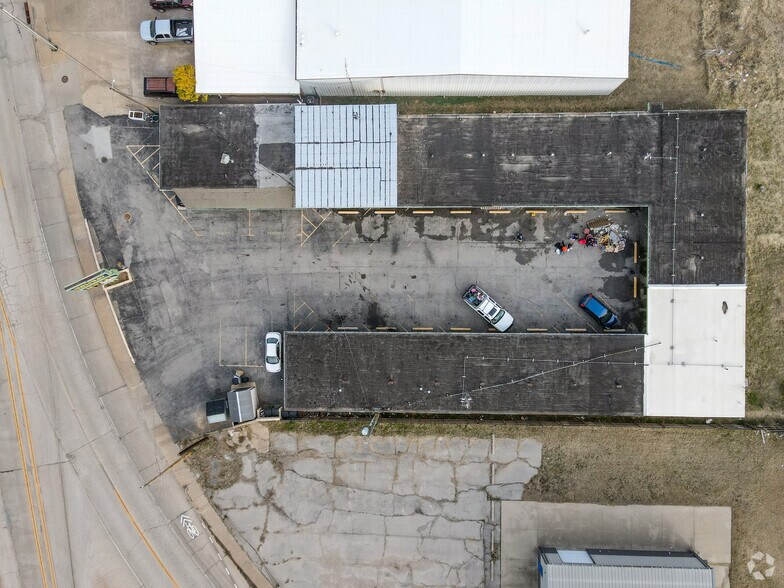 3320 Charles Page Blvd, Tulsa, OK à vendre - Aérien - Image 2 de 4