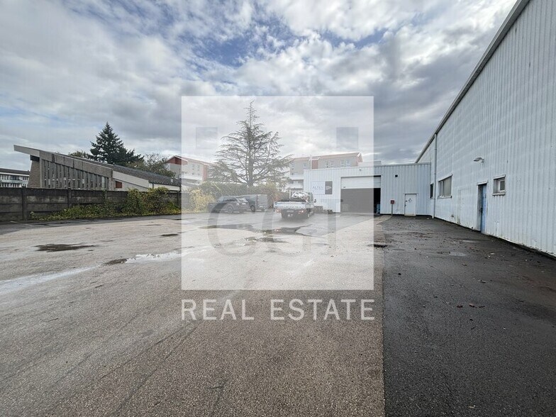 Local d'activités dans Belleville à vendre - Photo du bâtiment - Image 1 de 12