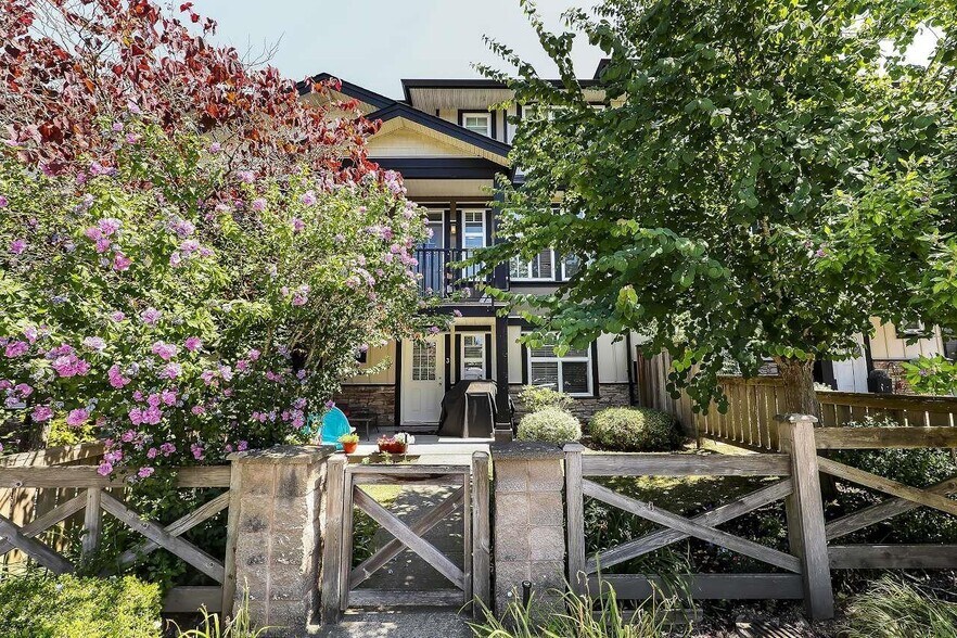 6350 142 St, Surrey, BC à vendre - Photo du bâtiment - Image 2 de 32