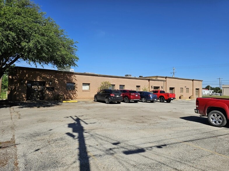 202-226 S Leggett Dr, Abilene, TX for sale - Building Photo - Image 2 of 2