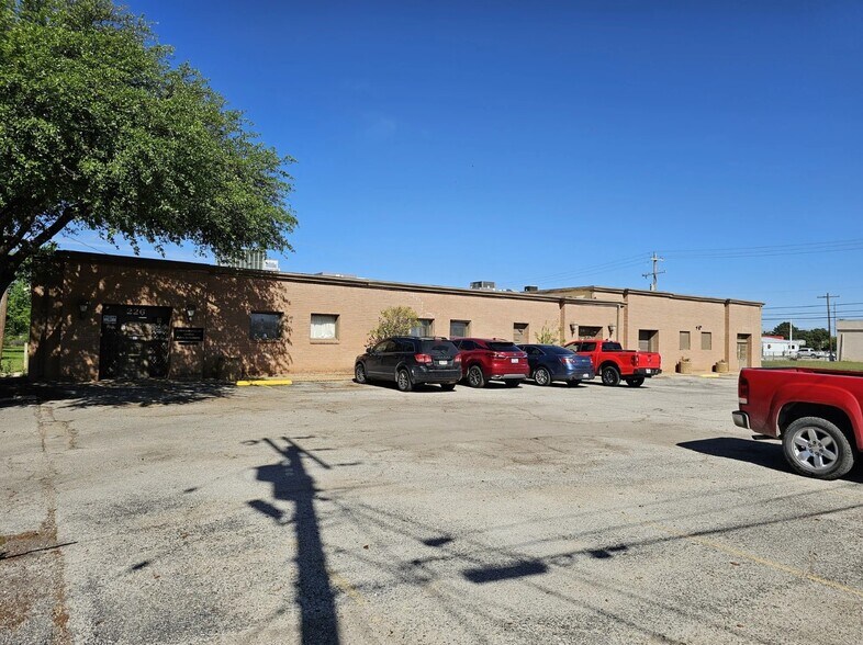 202-226 S Leggett Dr, Abilene, TX à vendre - Photo du bâtiment - Image 2 de 2