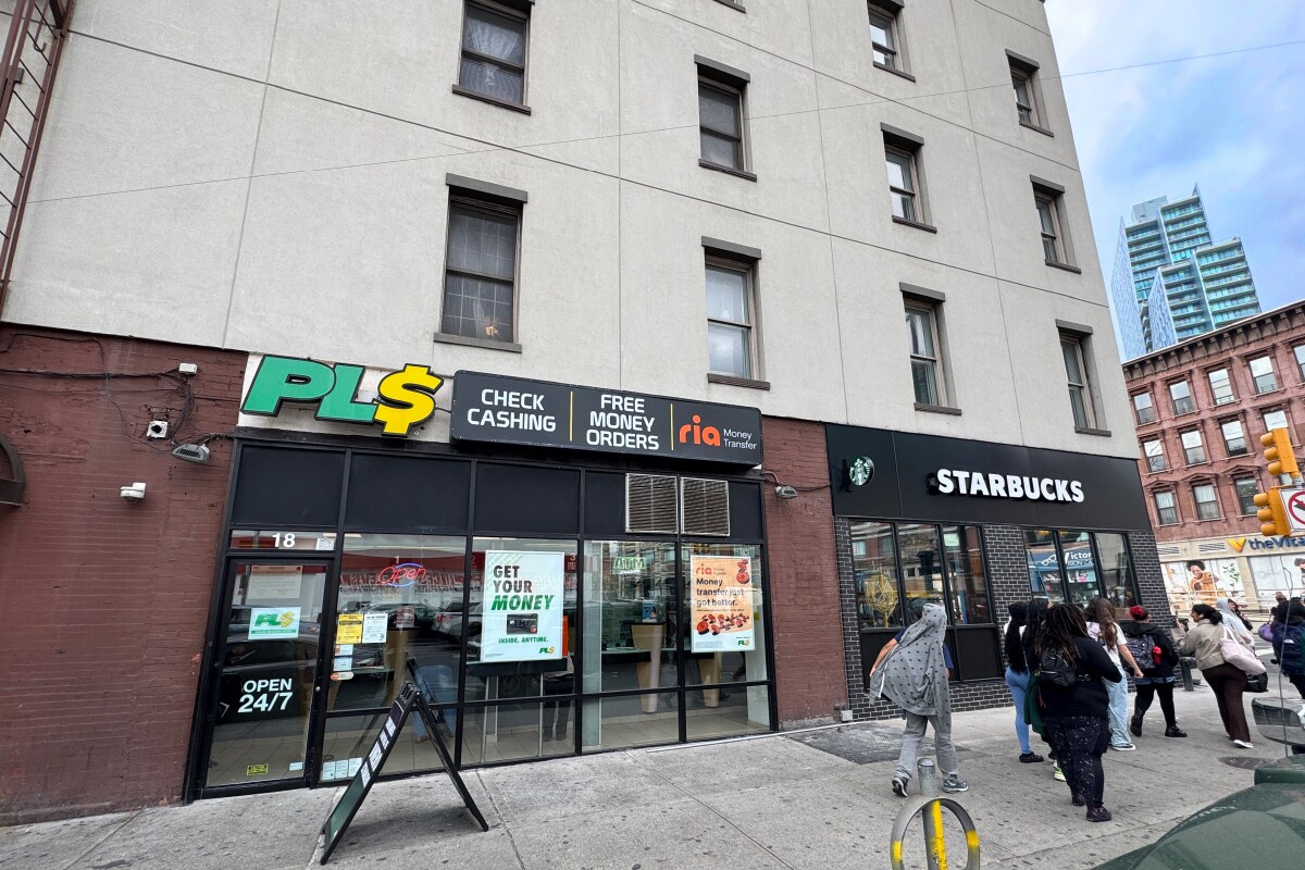 18 4th Ave, Brooklyn, NY for lease Building Photo- Image 1 of 3