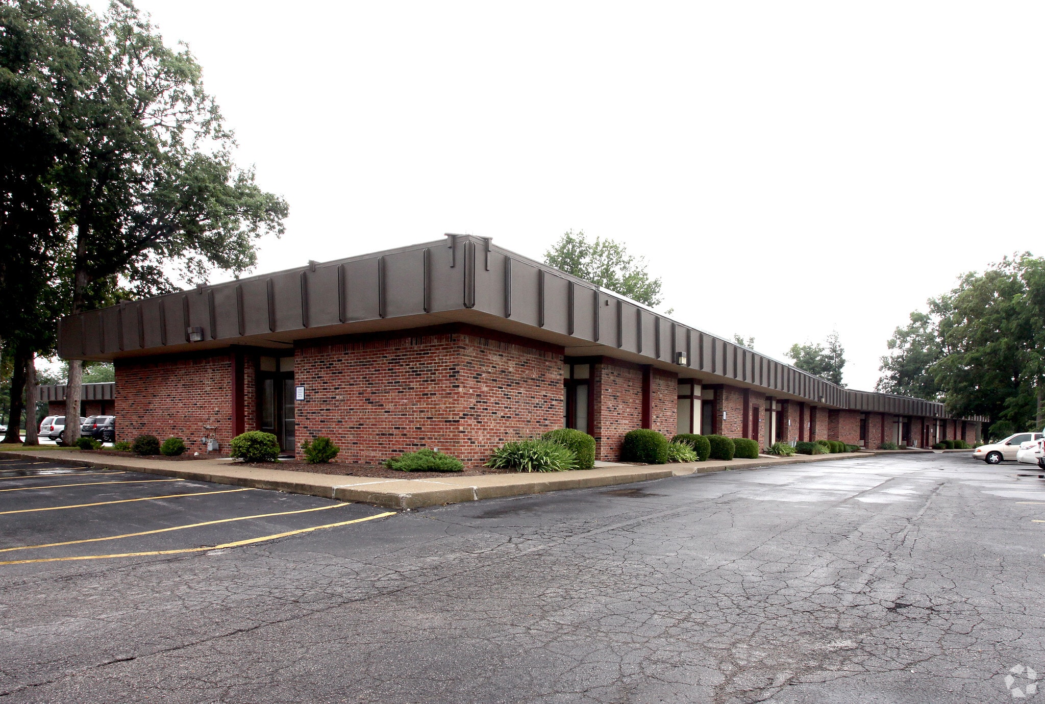 2346 S Lynhurst Dr, Indianapolis, IN for lease Primary Photo- Image 1 of 9