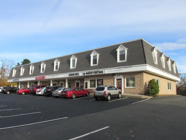 Plus de détails pour 450 Monroe Tpke, Monroe, CT - Bureau, Bureau/Commerce de détail à louer