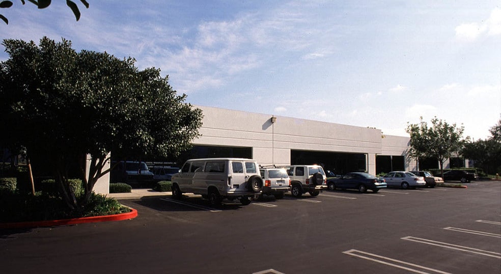 1185 Park Center Dr, Vista, CA for lease - Building Photo - Image 2 of 7