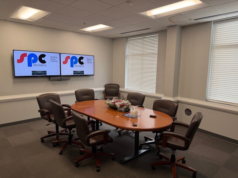 10125 Berkeley Place Dr, Charlotte, NC à vendre - Photo du bâtiment - Image 3 de 10