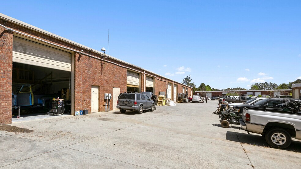 3750 Namasco Dr, Suwanee, GA à louer - Photo du bâtiment - Image 2 de 7