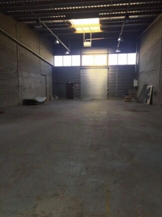 Plus de détails pour Local d'activités à louer