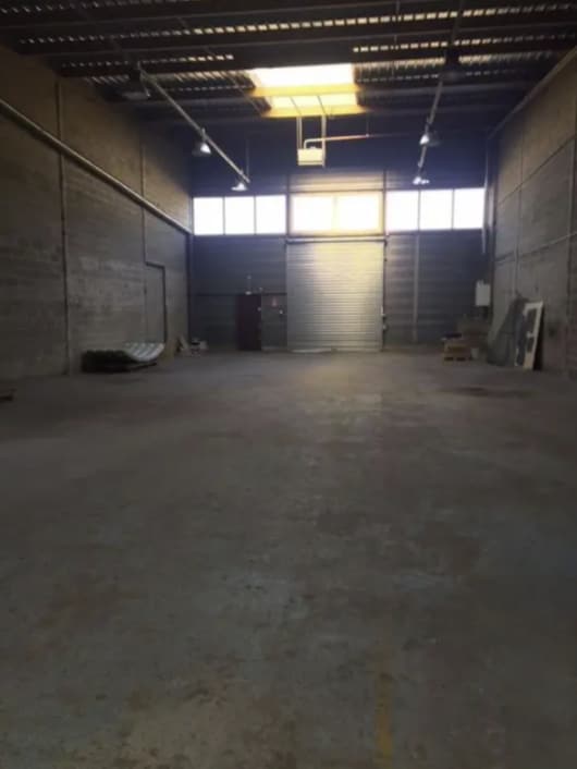 Flex in Coignieres for lease Interior Photo- Image 1 of 1