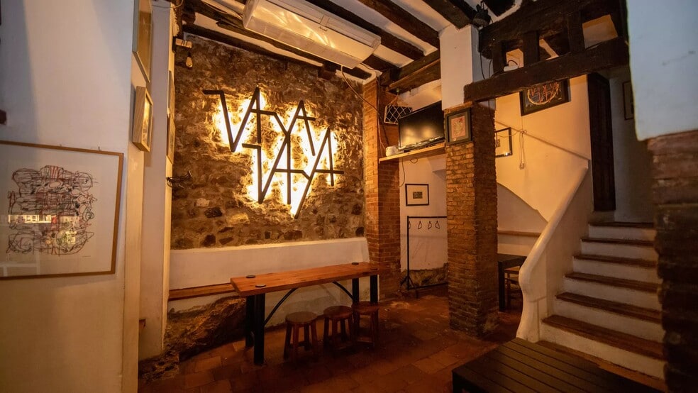 Retail in Cuenca, Cuenca for lease - Building Photo - Image 1 of 1