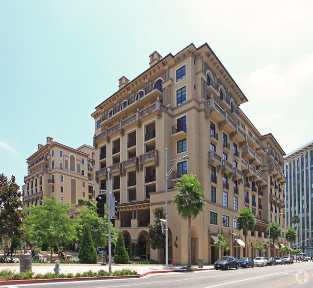 210 N Beverly Dr, Beverly Hills, CA for lease - Primary Photo - Image 1 of 5