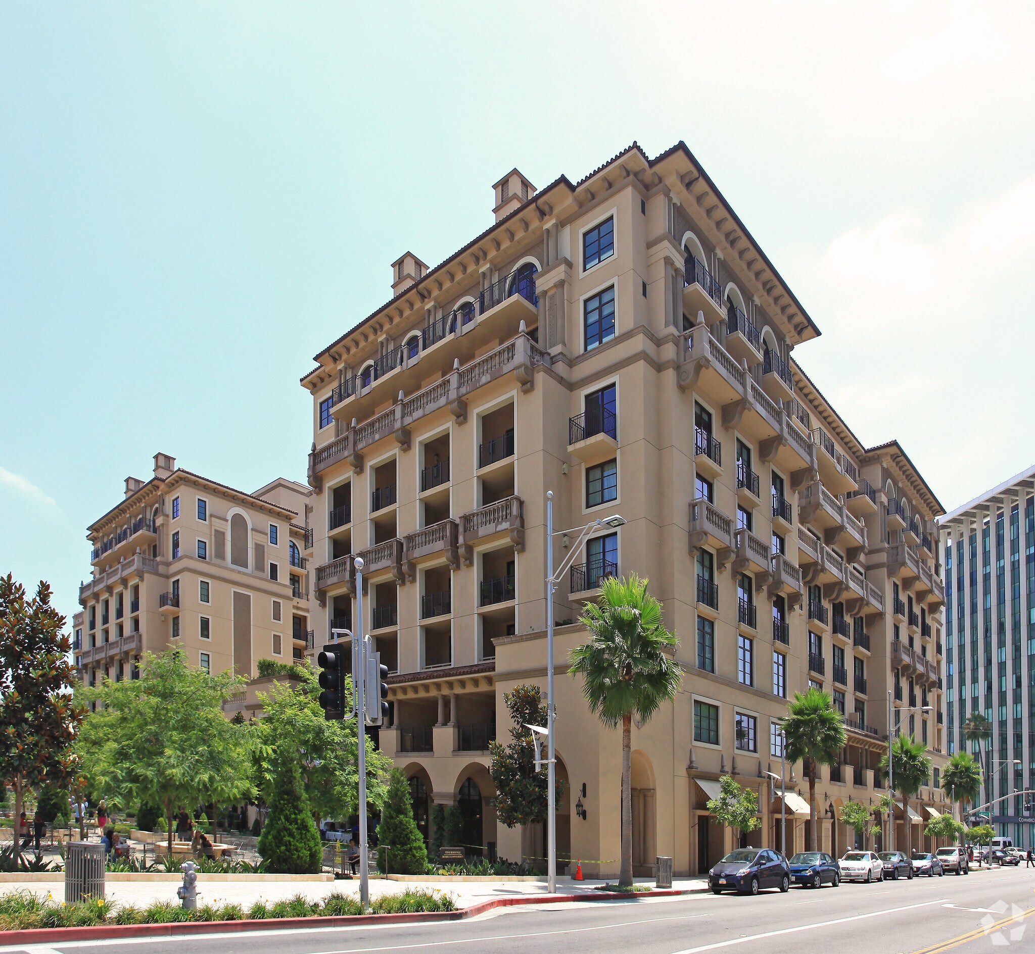 210 N Beverly Dr, Beverly Hills, CA à louer Photo principale- Image 1 de 6