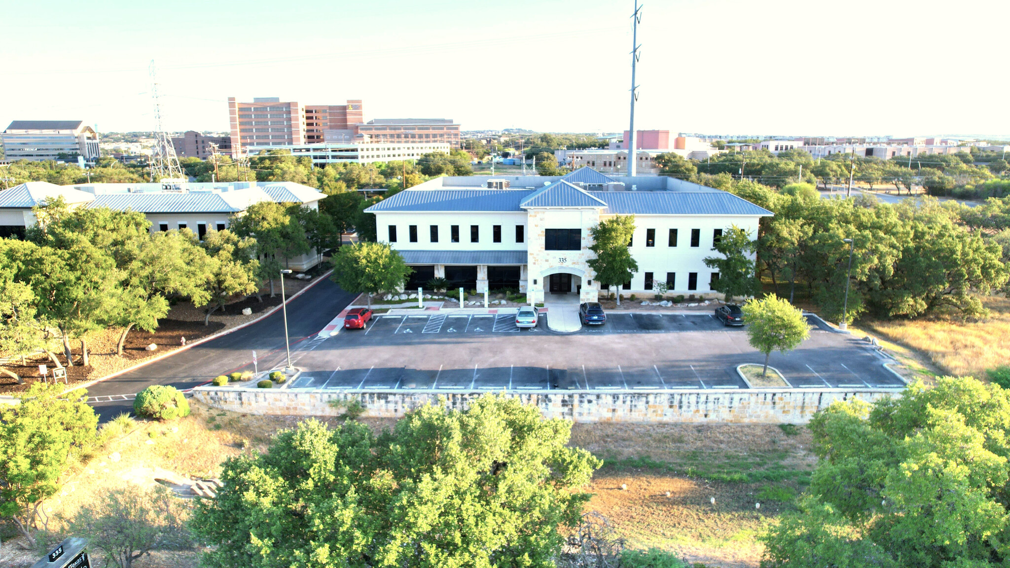 335 E Sonterra Blvd, San Antonio, TX for lease Building Photo- Image 1 of 23