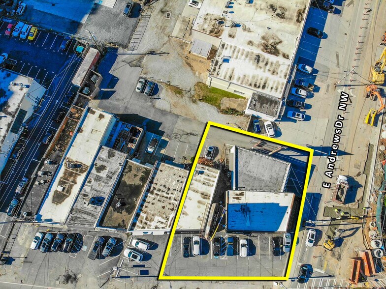 Trophy Buckhead Village Retail portefeuille de 3 propriétés à vendre sur LoopNet.ca - Photo du bâtiment - Image 2 de 16