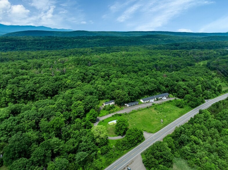 9071 US Route 9W, Athens, NY à vendre - Photo du bâtiment - Image 2 de 31