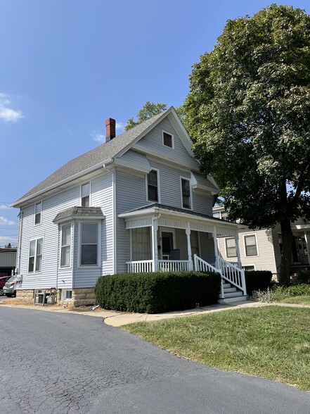 8 Richards St, Geneva, IL à vendre - Photo du bâtiment - Image 1 de 6