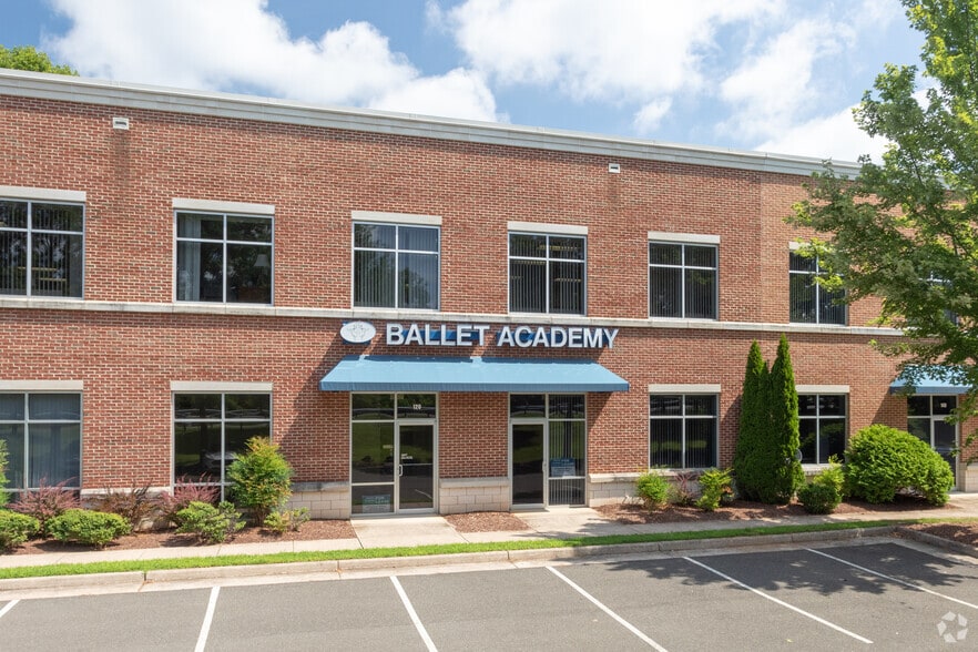 410 Rosedale Ct, Warrenton, VA for lease - Building Photo - Image 3 of 5