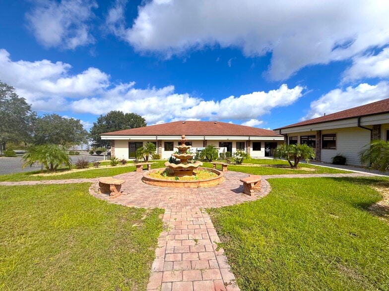 301 Skyline Dr, Lady Lake, FL for lease - Building Photo - Image 3 of 71