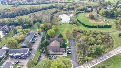 801 E Washington St, West Bend, WI - AÉRIEN Vue de la carte - Image1