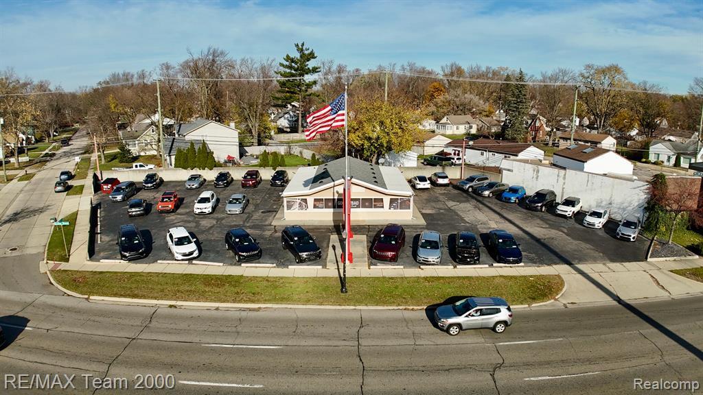 29666 Grand River Ave, Farmington Hills, MI à vendre Photo du b timent- Image 1 de 9