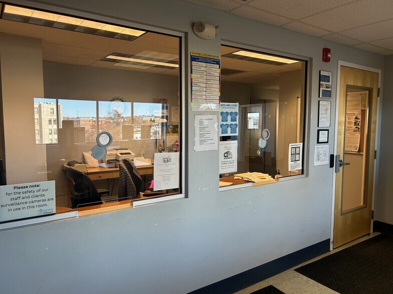 190 Lancaster St, Portland, ME for lease - Interior Photo - Image 2 of 6