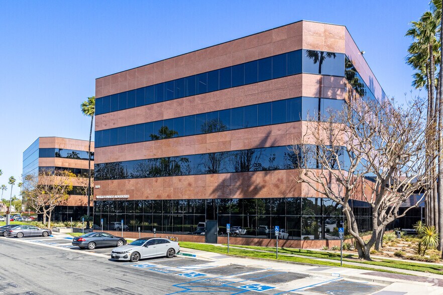 3020 old ranch Pky, Seal Beach, CA for lease - Primary Photo - Image 1 of 30