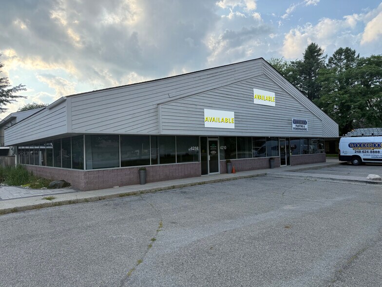 4210-4214 Martin Rd, Commerce Township, MI à louer - Photo du bâtiment - Image 3 de 7