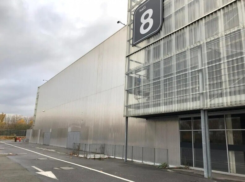 Flex in Villepinte for lease - Building Photo - Image 2 of 3