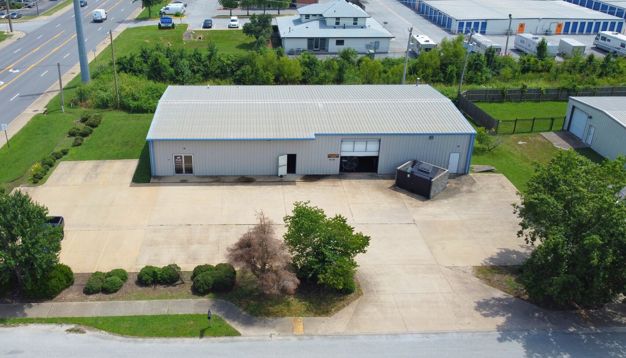 909 SE 21st St, Bentonville, AR for sale Building Photo- Image 1 of 1