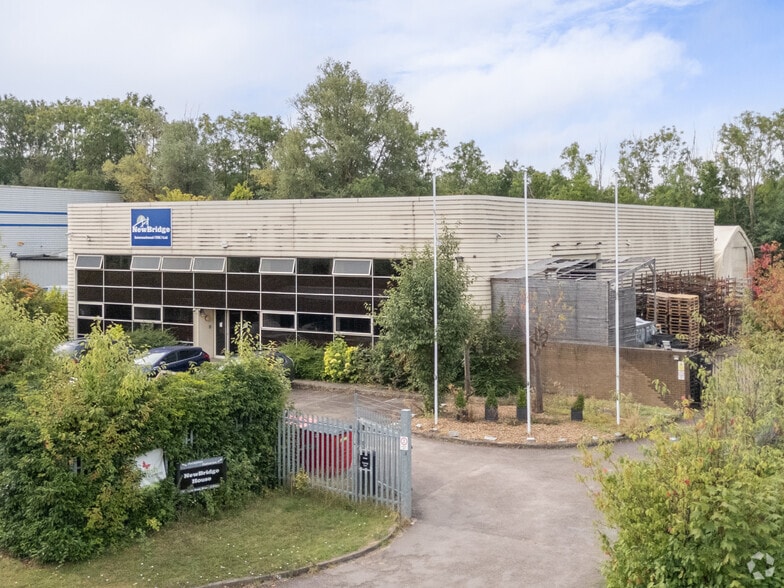 71 Alston Dr, Milton Keynes for lease - Building Photo - Image 2 of 6