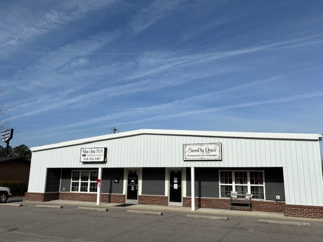 205 S Academy St, Richlands, NC for lease - Primary Photo - Image 1 of 6