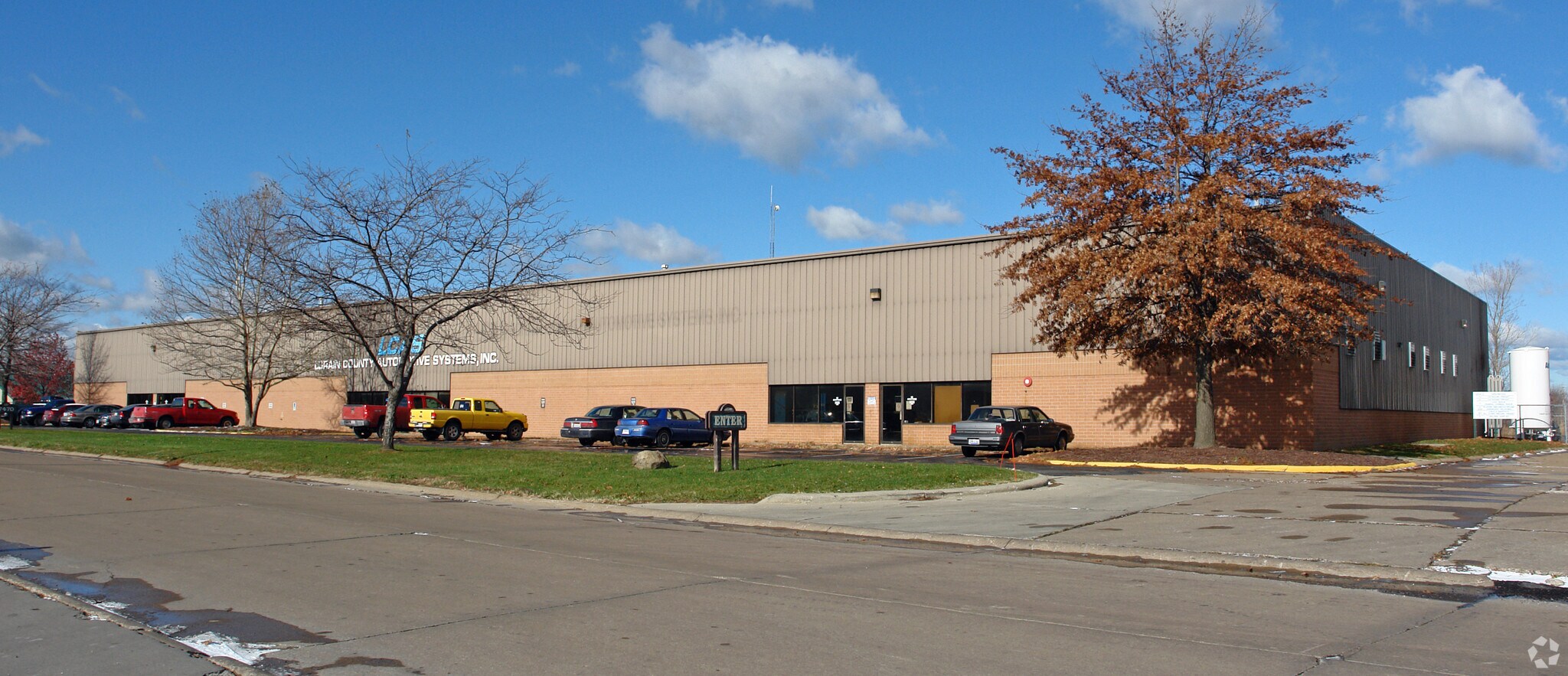 7470 Industrial Parkway Dr, Lorain, OH à louer Photo principale- Image 1 de 13