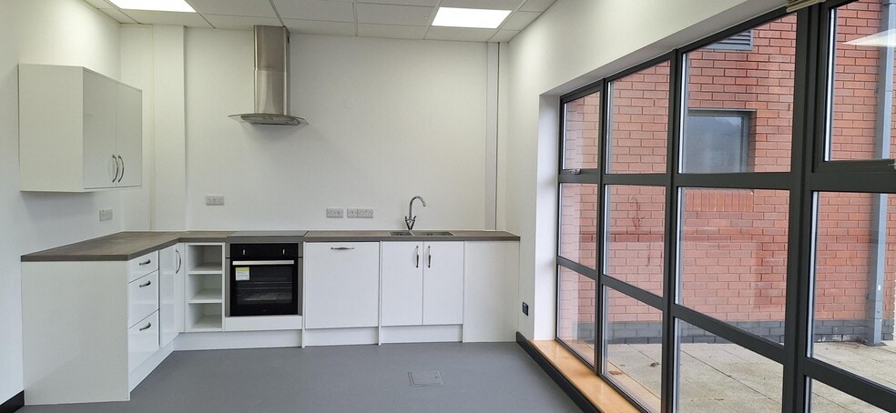 Pynes Hl, Exeter for lease - Interior Photo - Image 3 of 3