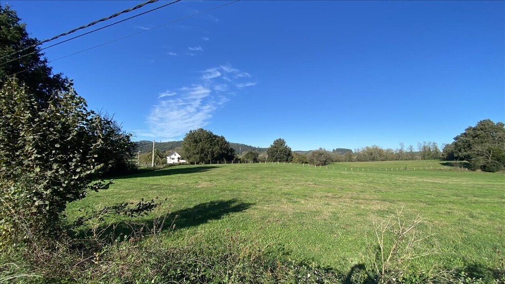 Polígono I01, 12, Torrelavega, Cantabria for sale - Primary Photo - Image 3 of 11