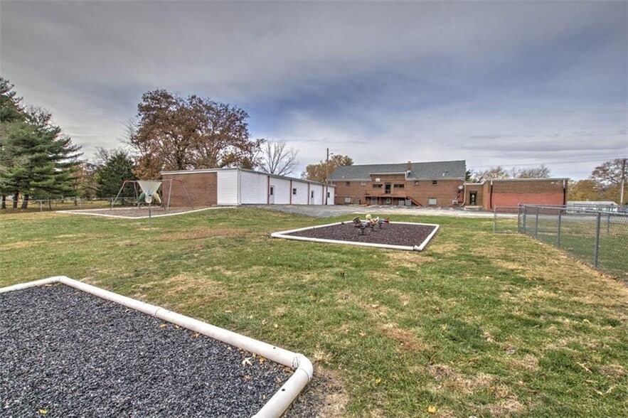 1050 S 44th St, Decatur, IL for sale - Building Photo - Image 2 of 2