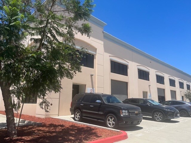 1773 W San Bernardino Rd, West Covina, CA à louer - Photo du bâtiment - Image 3 de 6