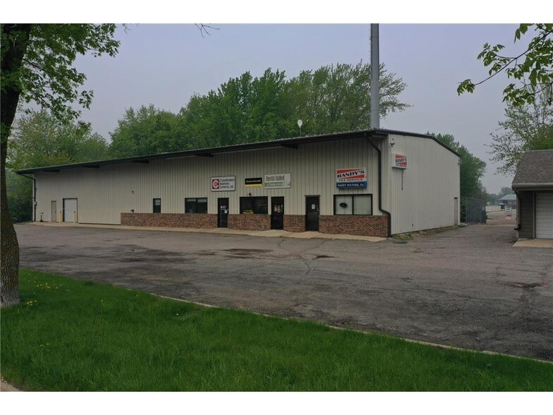 312 24th Ave SW, Willmar, MN for sale - Building Photo - Image 3 of 3