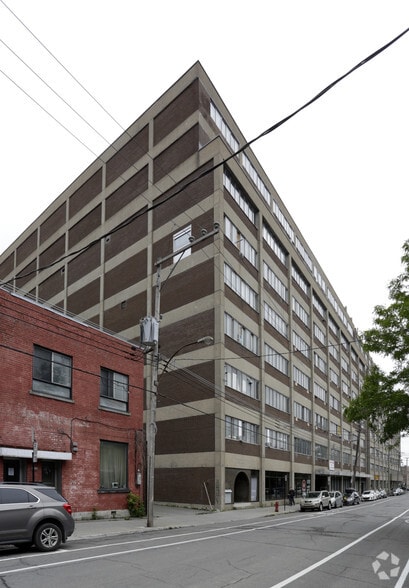 5425 Av Casgrain, Montréal, QC à louer - Photo du bâtiment - Image 2 de 7
