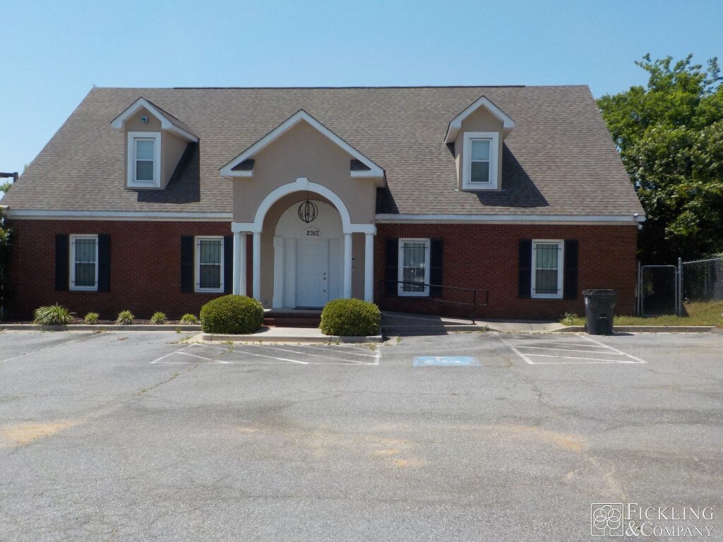 2357 Pio Nono Ave, Macon-Bibb, GA à vendre Photo du bâtiment- Image 1 de 17